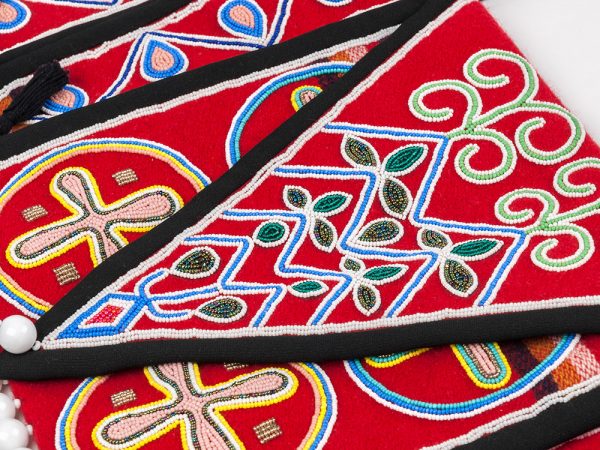 close up of the headily decorated front flap of a Seminole Shoulder bag