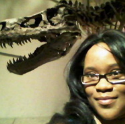 Tynessa's selfie with "Sue" at the FLMNH