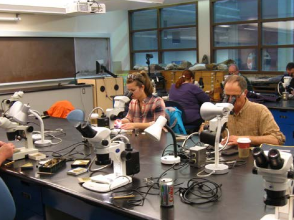 APS members search for microfossils to aid in research for the Royal Tyrrell Museum of Palaeontology
