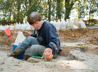 volunteer diging for fossils