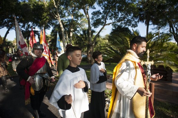 actors dressed as 16th century Spanish Catholics and soldiers