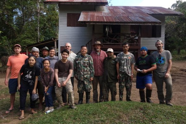 photo of museum researchers, Thai collaborators and rangers