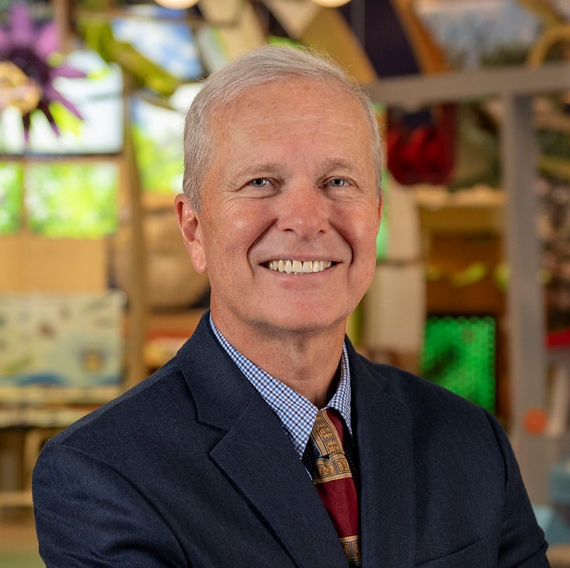 Doug Jones receives distinguished service award from American Alliance of Museums Research News