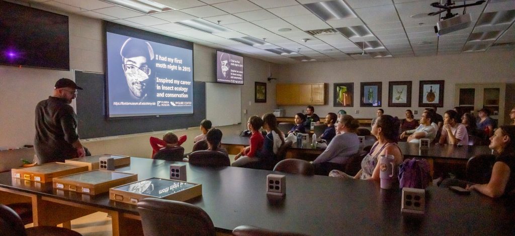 Lecture before the nocturnal neighbors collecting event hosted by Shirey Lab.