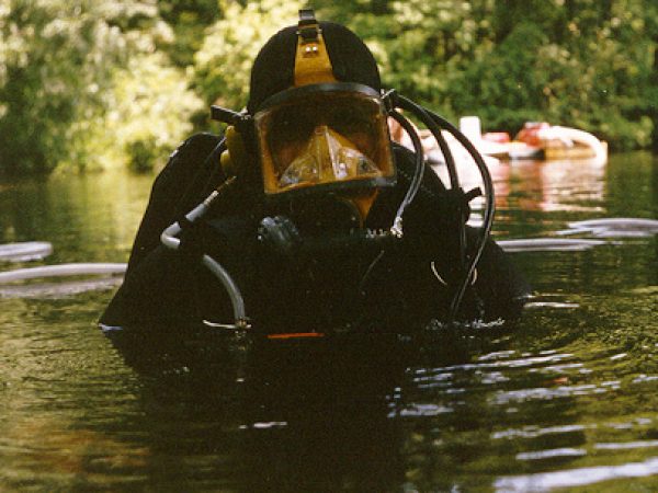diver with face mask