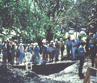 Visitors watch excavations at the Pineland site during the “Year of the Indian” project. (Photo by William Marquardt.)