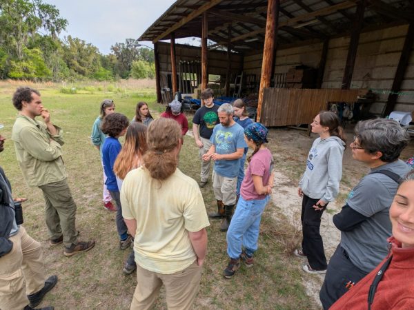 Charlie Muise teaches students how to age birds by molt