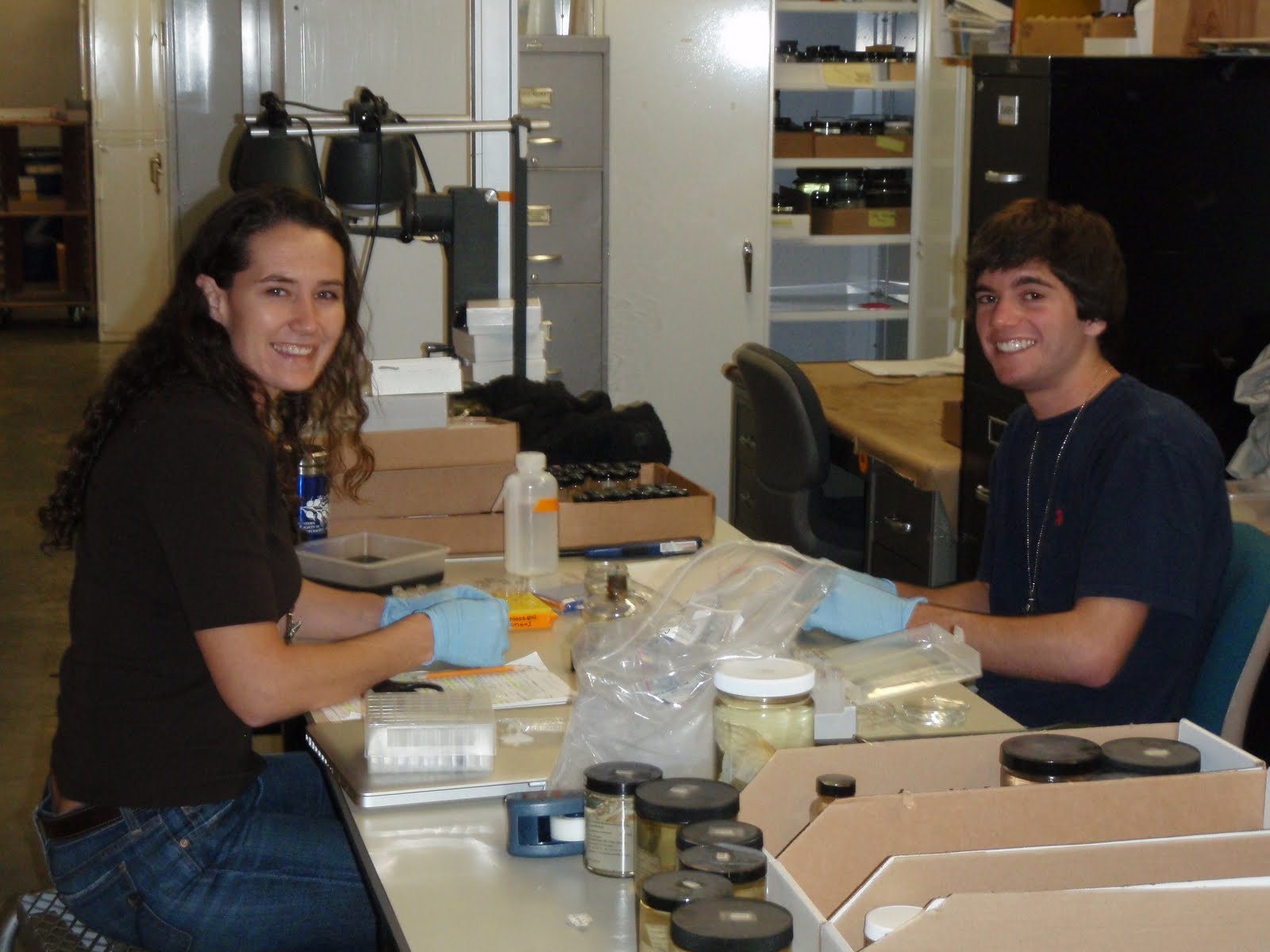 Jada and Anthony plating Moorea specimens for sequencing