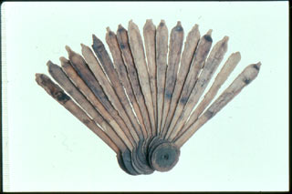 Articulated ivory fan sticks