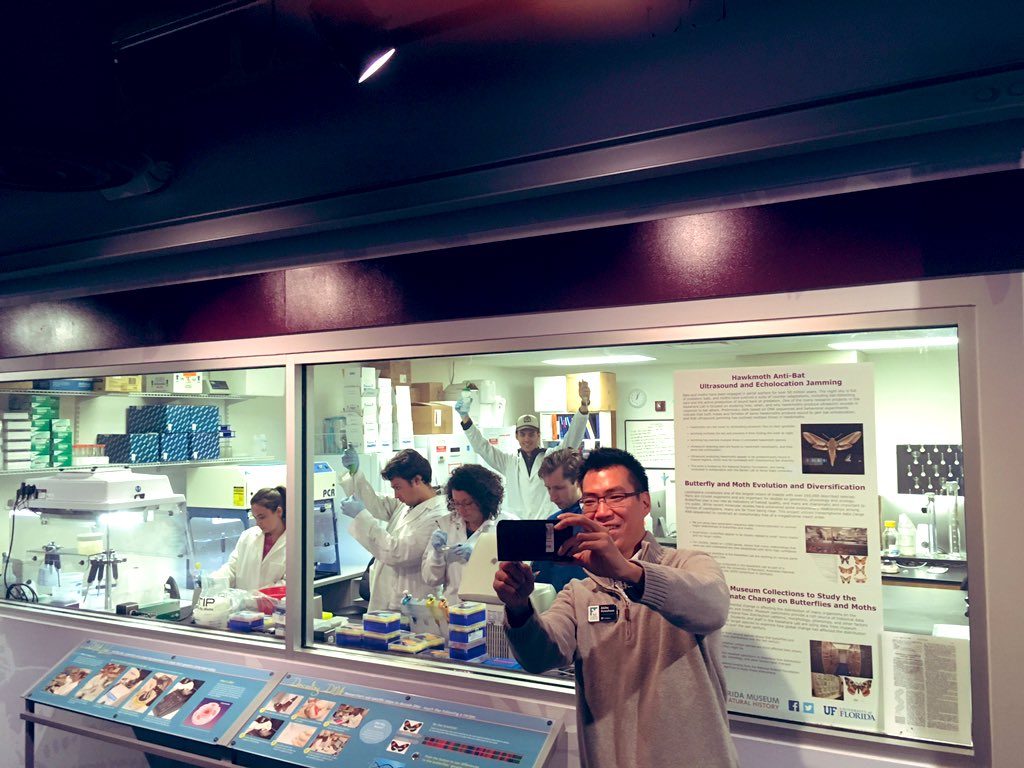 Akito taking selfie of Kawahara lab