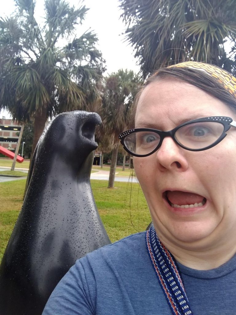 Kirsten selfie with bird statue