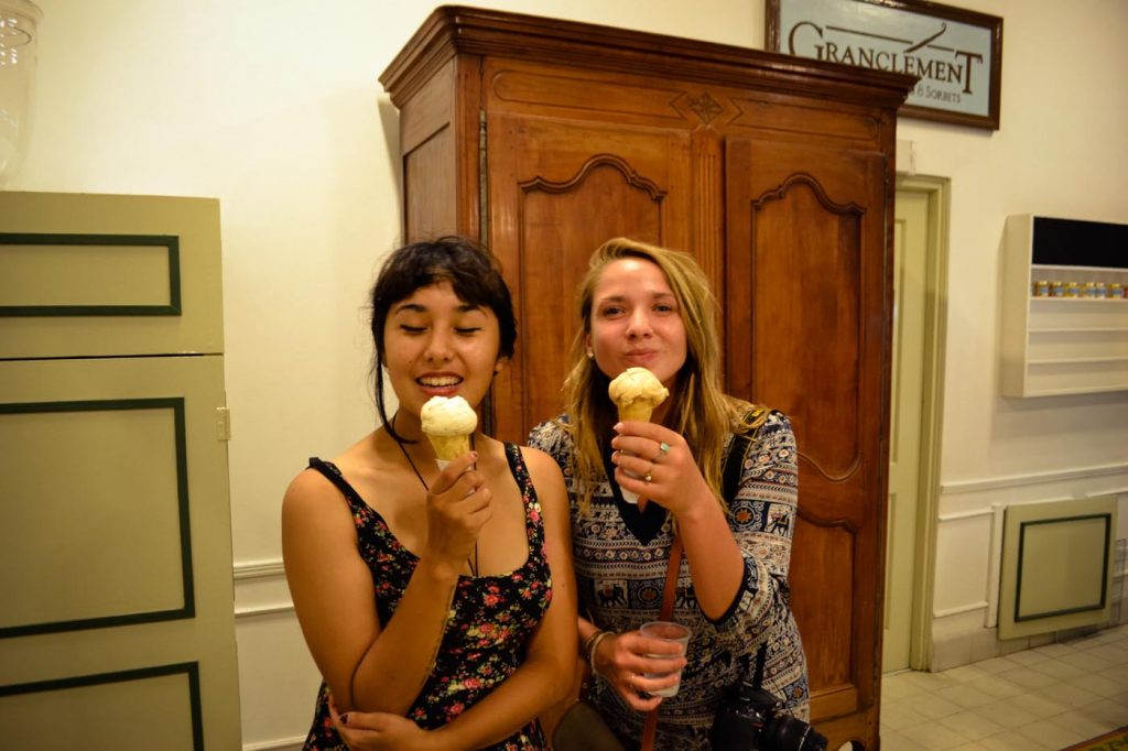 Often our trips to Casco Viejo include a stop at Granclement Ice Cream and Sorbets. Todays flavors: guanabana and dulce de leche.