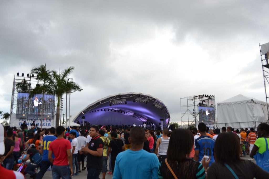 One of the few stages lined up against the pier - artists from around the country had been and would continue to perform throughout the day.