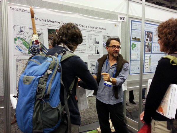 Great #Panama discussion at #AGU14 PP poster session. Reuniting members of @PCPPIRE team from Colombia, France & US!!