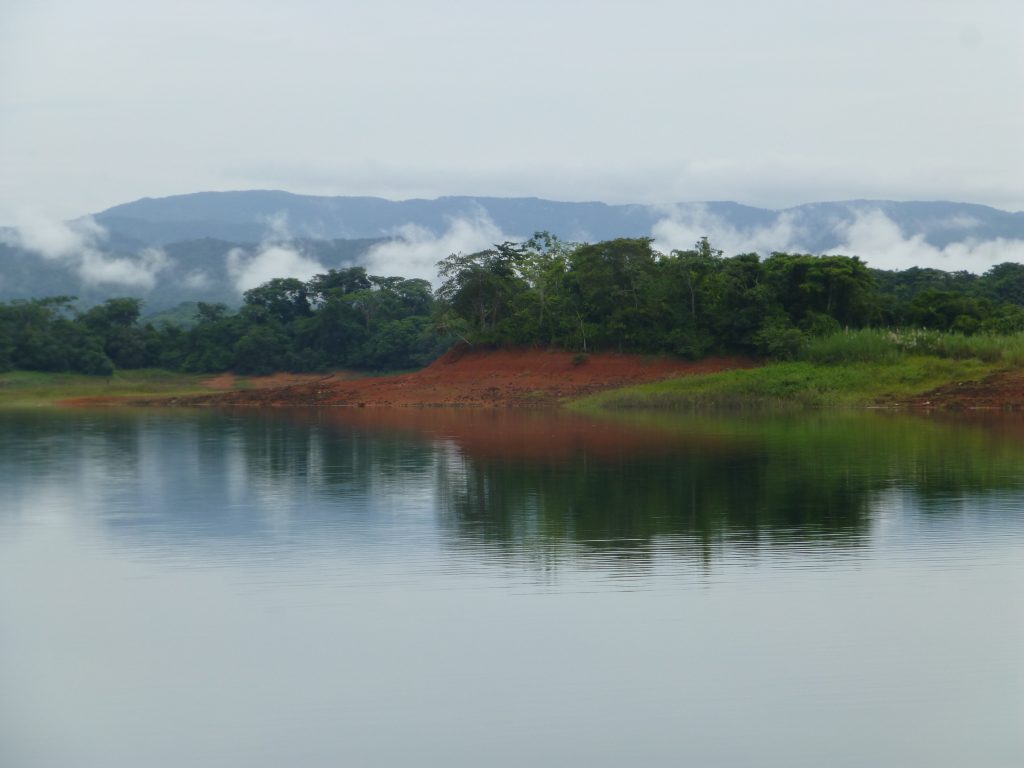 view across Lago Alajuela