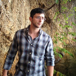 Jeremy Dunham at Lake Bayano, where the interns were searching the outcrops for shark teeth. Photo by S. Westacott.