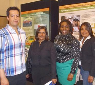 Andrés Cárdenas, Hortensia Broce, Chanika Symister and Idalia de Espinosa organized an exhibit at the Panama Canal Authority. © Photo by ACP.