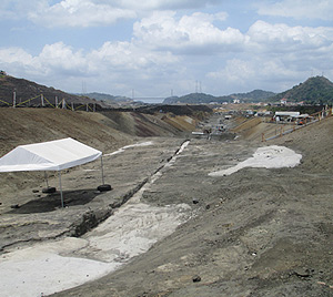 The best geological exposures in Panama, courtesy of the Panama Canal Authority. © Photo by Aaron Wood.