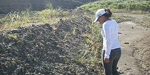 Monica looking for fossils in the Gatun formation.