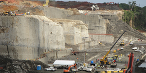 Excavations of the Gatun Third Locks. © Photo by Photo Austin Hendy