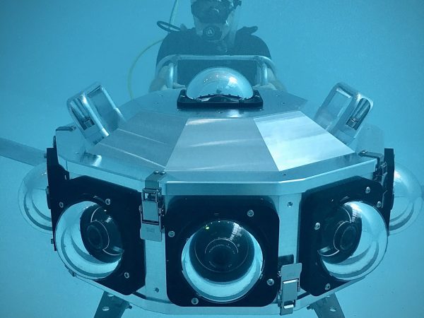 scuba scientist with 360 camera underwater