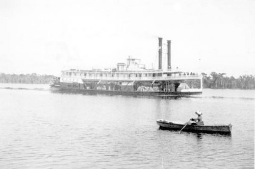 Paddle steamer Chattahoochee steering on the Saint Johns River